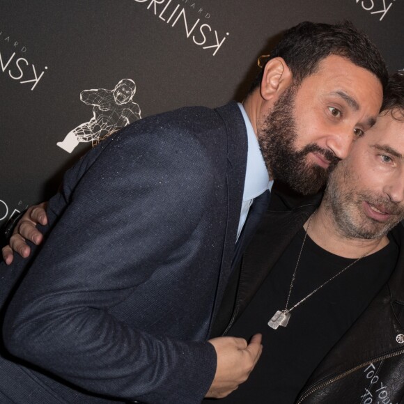 Exclusif - Cyril Hanouna et Richard Orlinski - Cocktail d'inauguration de la première galerie Pop Art Concept store entièrement dédié aux oeuvres de Richard Orlinski à Paris, le 23 novembre 2017. © Tiziano da Silva/Bestimage