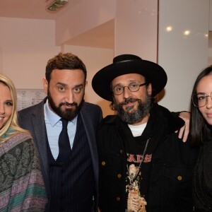 Exclusif - Kelly Vedovelli, Cyril Hanouna, Alexandre Elicha (The Kooples) et Agathe Auproux - Cocktail d'inauguration de la première galerie Pop Art Concept store entièrement dédié aux oeuvres de Richard Orlinski à Paris, le 23 novembre 2017. © Rachid Bellak/Bestimage