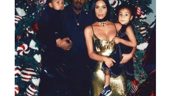 Kim Kardashian : Son fils Saint, star de la carte de Noël familiale