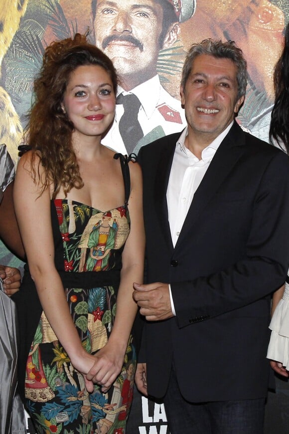 Alain Chabat et sa fille Louise à Paris en mars 2012.