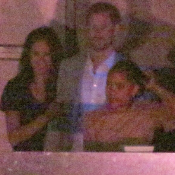 Le prince Harry, Meghan Markle et la mère de celle-ci, Doria Ragland, lors de la cérémonie de clôture des Invictus Games à Toronto au Canada le 30 septembre 2017.