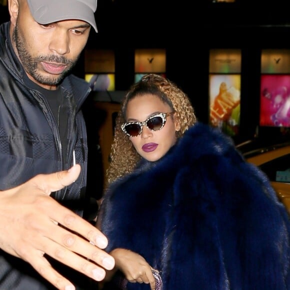 Jay-Z et Beyoncé sont allés au cinéma en amoureux pour l'anniversaire du rappeur. Le 4 décembre 2017 à New York.