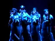 Les costumes de scène de Britney Spears n'auront plus aucun secret pour vous, regardez la vidéo !