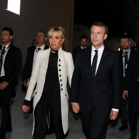 Le président de la République et sa femme la Première Dame lors de la cérémonie d'inauguration du musée du Louvre Abu Dhabi, aux Emirats arabes unis, le 8 novembre 2017. © Dominique Jacovides/Bestimage