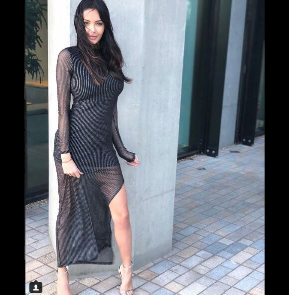Nabilla Benattia sexy sur Instagram, 2017