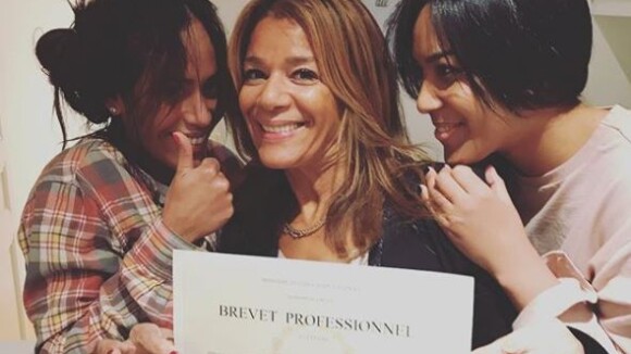 Photo Amel Bent F te Son 29 me Anniversaire Avec Sa M re Au Salon Du Photo Amel Bent F te Son 29 me Anniversaire Avec Sa M re Au Salon Du