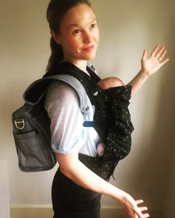 En octobre 2017, Julia Stiles est devenue maman pour la première fois d'un petit Strummer, né de son mariage avec Preston J. Cox.