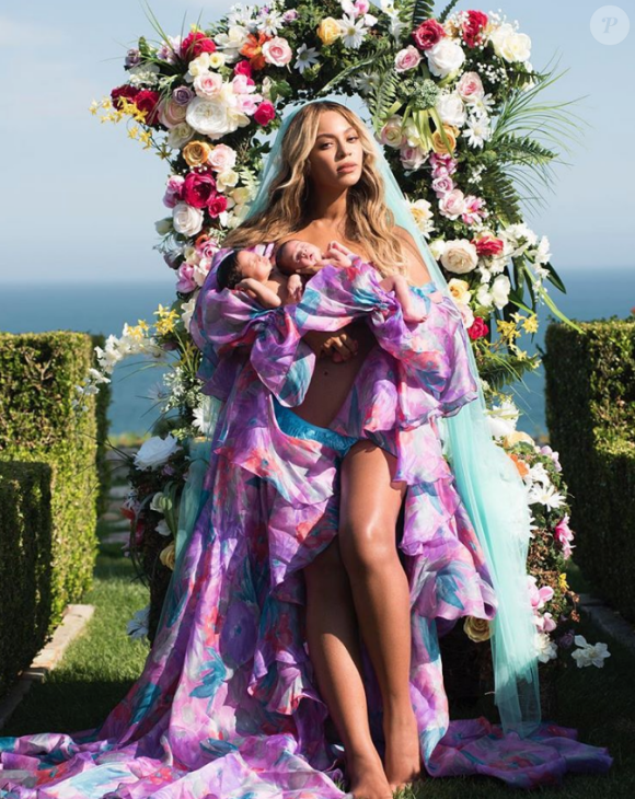 En juin 2017, Beyoncé et Jay-Z sont devenus les parents des jumeaux Sir et Rumi.