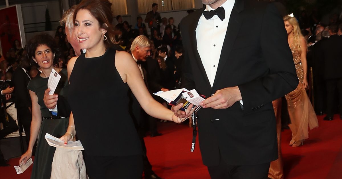 En mars 2017, Léa Salamé et son compagnon Raphaël ...