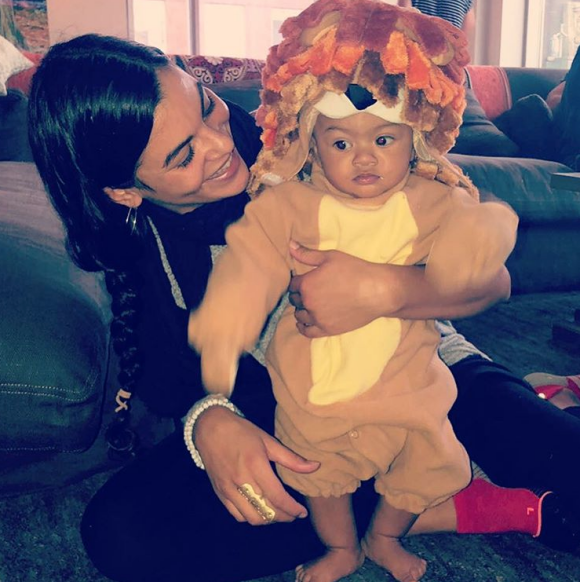 En avril 2017, Yelena Noah et son mari Kadu de Rosa sont devenus parents pour la première fois avec la naissance de leur fils. (Ici sur une photo publiée sur Instagram le 31 octobre 2017).