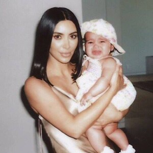 Kim Kardashian et sa nièce Dream. Août 2017.