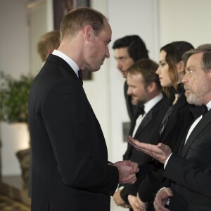 Le prince William, duc de Cambridge, et le prince Harry, lors de la première de Star Wars, épisode VIII : Les Derniers Jedi au Royal Albert Hall à Londres, le 12 décembre 2017