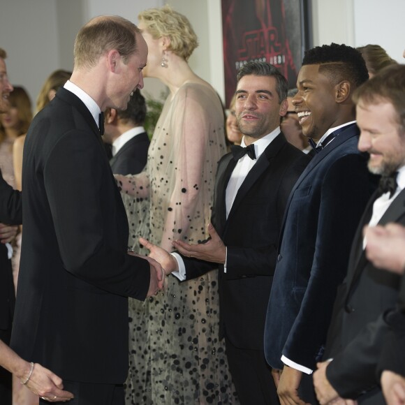 Le prince William, duc de Cambridge, et le prince Harry, lors de la première de Star Wars, épisode VIII : Les Derniers Jedi au Royal Albert Hall à Londres, le 12 décembre 2017