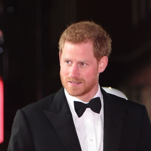 Le prince William, duc de Cambridge et le prince Harry à la premiere de Star Wars, épisode VIII : Les Derniers Jedi au Royal Albert Hall à Londres, le 12 décembre 2017