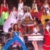 Les 30 Miss en costume régional pour l'ouverture - Concours Miss France 2018. Sur TF1, le 16 décembre 2017.