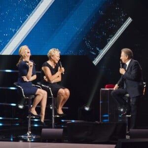 Exclusif - Michel Drucker, Michèle Laroque et Muriel Robin - Enregistrement de l'émission "Le Grand Show de l'Humour - Les 50 comiques préférés des français" présenté par Michel Drucker à la Seine Musicale à Boulogne-Billancourt le 4 décembre 2017. L'émission sera diffusée le 16 décembre à 20h50 sur France 2. © Pierre Peruseau/Bestimage