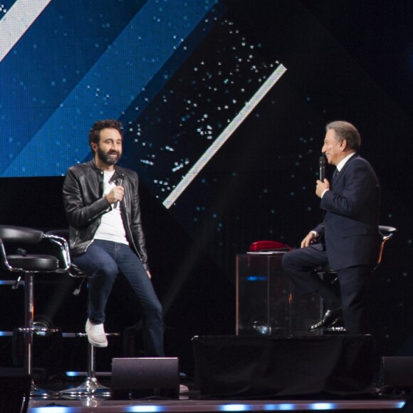 Exclusif - Mathieu Madénian et Michel Drucker - Enregistrement de l'émission "Le Grand Show de l'Humour - Les 50 comiques préférés des français" présenté par Michel Drucker à la Seine Musicale à Boulogne-Billancourt le 4 décembre 2017. L'émission sera diffusée le 16 décembre à 20h50 sur France 2. © Pierre Peruseau/Bestimage