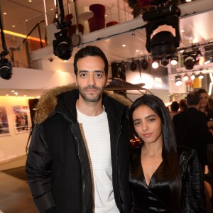 Tarek Boudali et Hafsia Herzi - Présentation de la Renault Zoé Série Limitée Star Wars directement liée à l'univers du futur film Star Wars: Han Solo, qui sortira au printemps 2018, à l'atelier Renault sur les Champs Elysées à Paris, France, le 13 décembre 2017. La Zoé Star Wars sera Commercialisée au printemps prochain, et disponible uniquement en 1000 exemplaires. Renault partenaire de la saga STAR WARS™. © Rachid Bellak/Bestimage