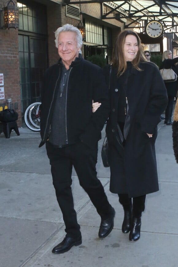 Dustin Hoffman et sa femme Lisa Hoffman - Les célébrités se rendent à la 27ème soirée annuelle Gotham Independent Film Awards au Cipriani Wall à New York, le 27 novembre 2017 People are seen leaving their hotel and heading to lunch together in New York. Dustin was all smiles despite being accused of sexual harassment earlier this month. 27th november 201727/11/2017 - New York