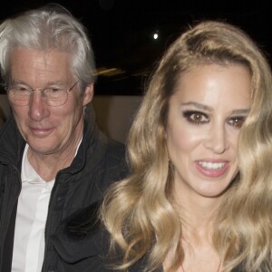 Richard Gere et sa compagne Alejandra Silva - Arrivées à la soirée "Harper's Bazaar Awards" à Madrid. Le 30 novembre 2017