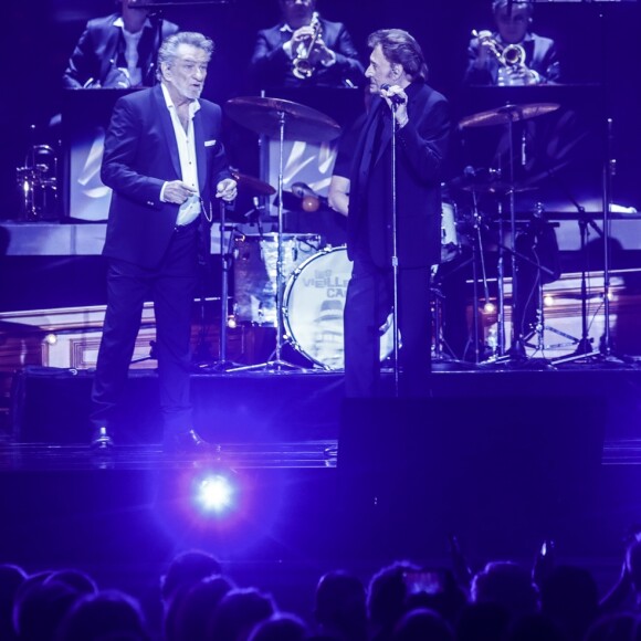 Exclusif - Eddy Mitchell, Johnny Hallyday et Jacques Dutronc lors du Premier concert "Les Vieilles Canailles" au stade Pierre Mauroy à Lille. Le trio sera en concert à Paris à l'Accorhotels Arena Popb Bercy le 24 juin, et sera retransmis en direct sur TF1 en Prime Time. Lille, le 10 juin 2017 © Andre.D / Bestimage