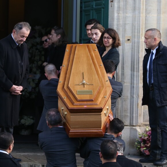 Olivier Sarkozy, Guillaume Sarkozy et sa fille Capucine, Jean Sarkozy - Obsèques de Andrée Sarkozy (mère de N.Sarkozy), dite Dadue née Andrée Mallah, en l'église Saint-Jean-Baptiste à Neuilly-Sur-Seine, le 18 décembre 2017.