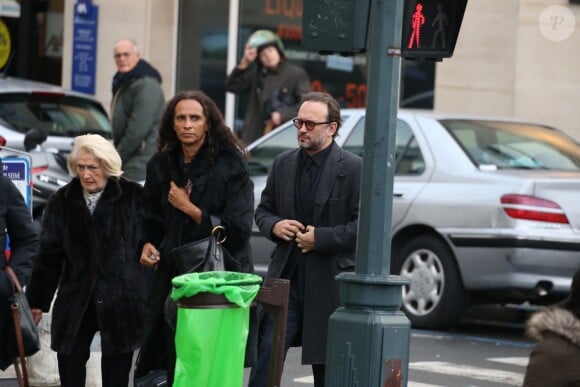 Vincent Perez et sa femme Karine SIlla - Obsèques de Andrée Sarkozy (mère de N.Sarkozy), dite Dadue née Andrée Mallah, en l'église Saint-Jean-Baptiste à Neuilly-Sur-Seine, le 18 décembre 2017.