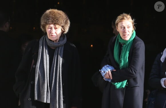 Marisa Borini et sa fille Valeria Bruni Tedeschi - Sortie des obsèques de Andrée Sarkozy (mère de Nicolas Sarkozy), dite Dadue née Andrée Mallah, en l'église Saint-Jean-Baptiste à Neuilly-Sur-Seine, le 18 décembre 2017.