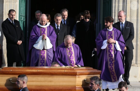 Nicolas Sarkozy, son frère Guillaume Sarkozy, sa femme Carla Bruni - Sortie des obsèques de Andrée Sarkozy (mère de Nicolas Sarkozy), dite Dadue née Andrée Mallah, en l'église Saint-Jean-Baptiste à Neuilly-Sur-Seine, le 18 décembre 2017.
