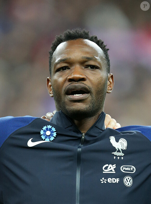 Steve Mandanda lors de France-Pays de Galles le 10 novembre 2017 au Stade de France.