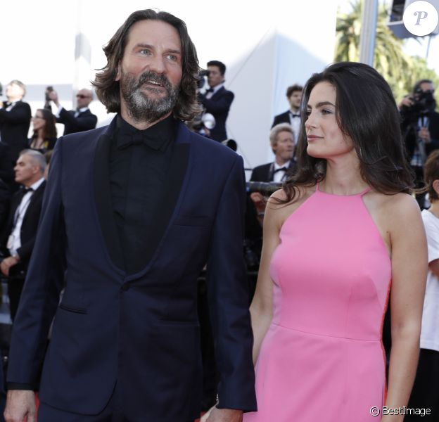 Frédéric Beigbeder et sa femme Lara Micheli - Montée des marches du film "120 battements par minute" lors du 70e Festival International du Film de Cannes. Le 20 mai 2017. © Borde-Jacovides-Moreau/Bestimage