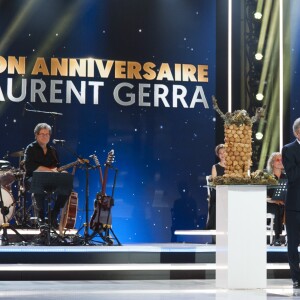 Exclusif - Michel Drucker, Laurent Gerra et Marc Veyrat - Enregistrement de l'émission "Bon Anniversaire Laurent Gerra" au Pavillon Baltard à Nogent-sur-Marne le 13 novembre 2017. L'émission a été diffusée sur France 2, le 29 décembre, le jour J du 50ème anniversaire de l'humoriste. © Pierre Perusseau/Bestimage