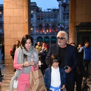 Flavio Briatore avec son épouse et leur fils Falco à Milan en Italie le 27 avril 2017.