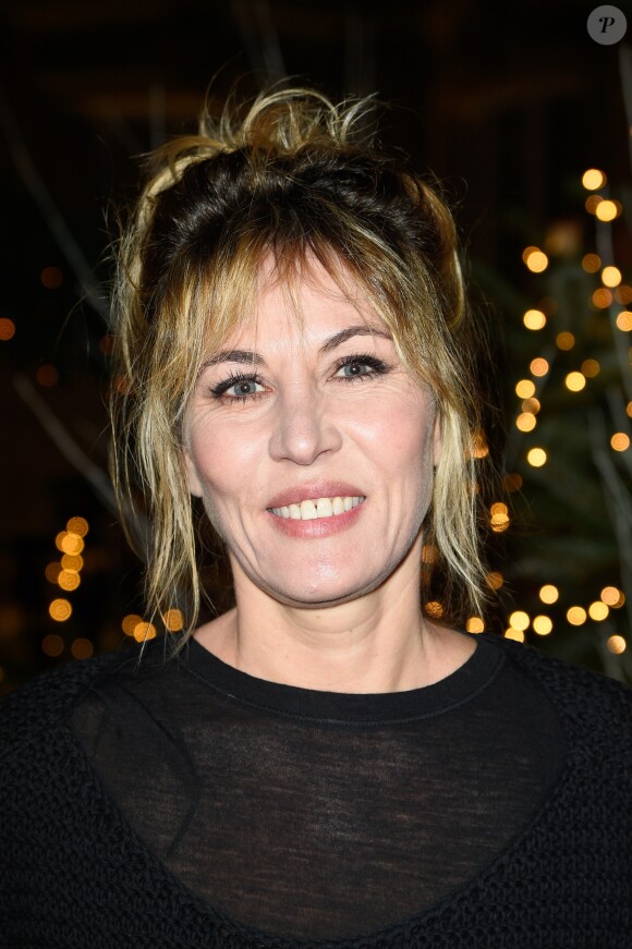 Mathilde Seigner - Inauguration du "Chalet les Neiges 1850" sur la terrasse de l'Hôtel Barrière Le Fouquet's à Paris le 27 novembre 2017. Lors de la soirée une partie de Boboules a été organisée. © Coadic Guirec/Bestimage
