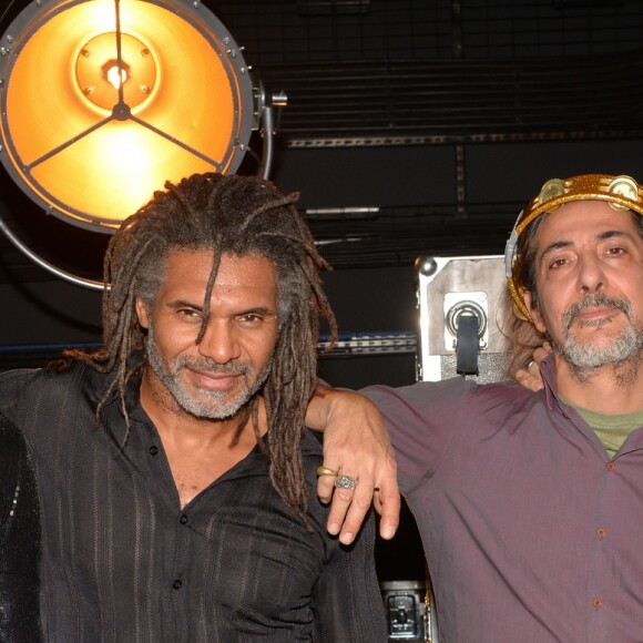 Exclusif - Marco Prince, Krichou Montieux, Nicolas " Niktus " Baby et Yarol Poupaud (Le groupe FFF) - Backstage - Enregistrement de l'émission "Johnny, toute la musique qu'ils aiment" à la Seine Musicale, diffusée le 6 janvier 2018 sur TF1. Tournage le 13 décembre 2017. © Perusseau-Veeren / Bestimage