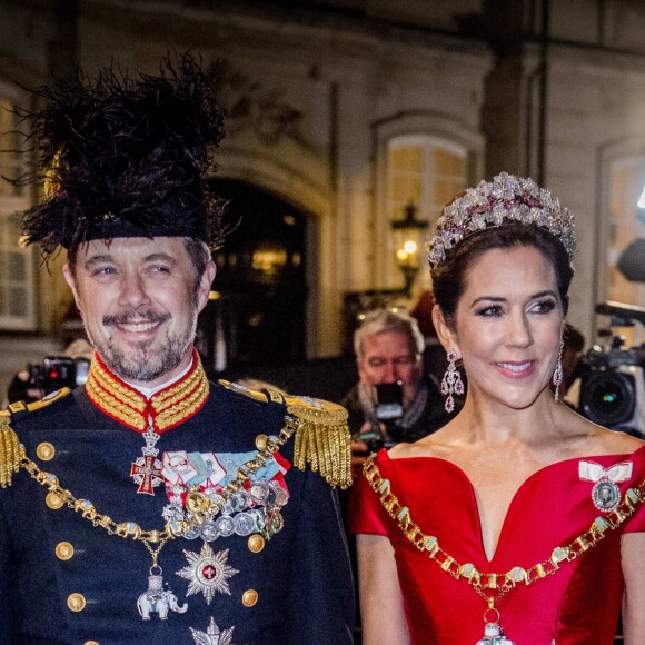 Le prince Frederik et la princesse Mary de Danemark au palais Christian VII à Copenhague le 1er janvier 2018 pour le premier banquet du Nouvel An.