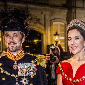 Le prince Frederik et la princesse Mary de Danemark au palais Christian VII à Copenhague le 1er janvier 2018 pour le premier banquet du Nouvel An.