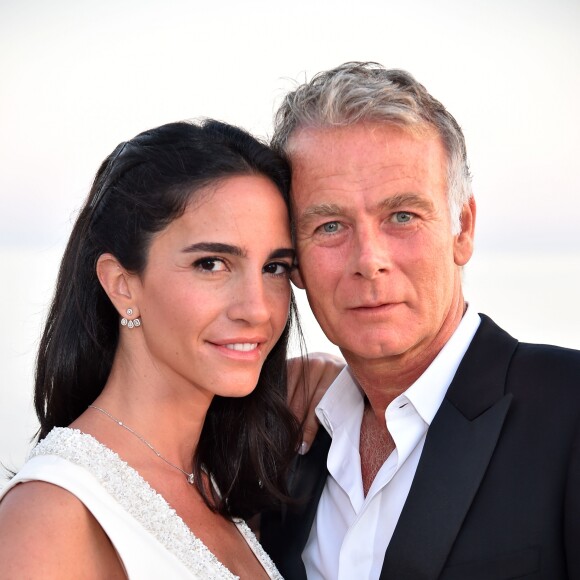 Franck Dubosc, l'acteur et humoriste français, et son épouse, Danièle, portant une parure de bijoux signée Messika, durant le 5e gala annuel de l'unité d'Antibes Juan les Pins, Vallauris, Golfe Juan, de la Croix Rouge française dans le cadre du prestigieux hôtel Eden Roc au Cap d'Antibes, le 10 juin 2017. © Bruno Bébert/Bestimage