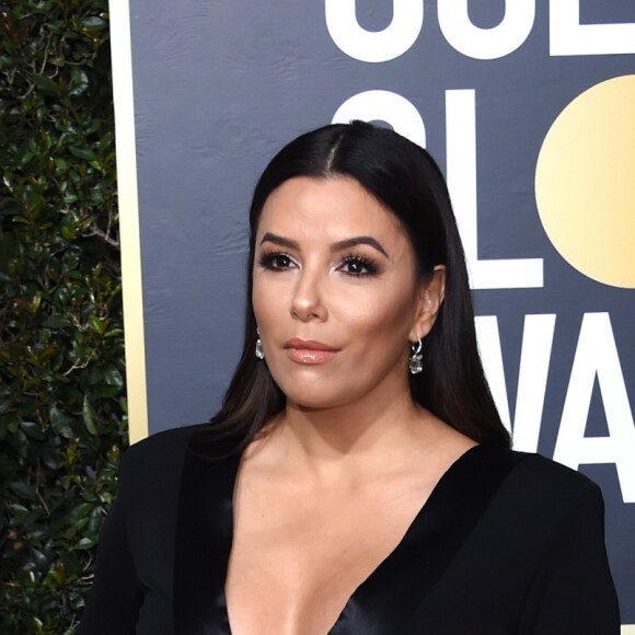 Eva Longoria, enceinte, sur le tapis rouge de la 75ème cérémonie des Golden Globe Awards au Beverly Hilton à Los Angeles, le 7 janvier 2018. © Chris Delmas/Bestimage