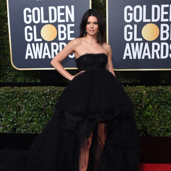 Kendall Jenner habillée d'une robe Haute Couture Giambattista Valli et de souliers Christian Louboutin - 75e cérémonie des Golden Globes à l'hôtel Beverly Hilton. Beverly Hills, le 7 janvier 2018.