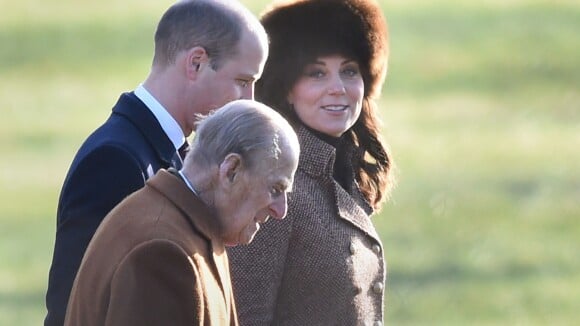 Kate Middleton, enceinte : À la messe avec Pippa et son mari à Sandringham