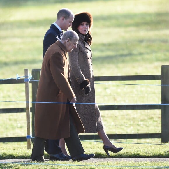 La duchesse Catherine de Cambridge et le prince William avec le duc d'Edimbourg à Sandringham le 7 janvier 2018, de sortie pour la messe en l'église Sainte Marie Madeleine. © Joe Giddens/PA Wire/Abacapress.com