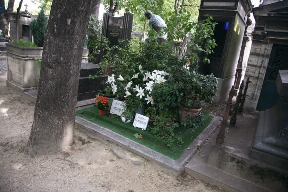 La tombe de Michel Berger et sa fille Pauline Hamburger au cimetière Montmartre à Paris, en 2007.