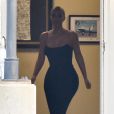 Kim Kardashian, habillée d'une robe Alex Perry (modèle "Leah", collection printemps-été 2018) assiste au mariage de Serena William et Alexis Ohanian. Nouvelle-Orléans, le 16 novembre 2017.