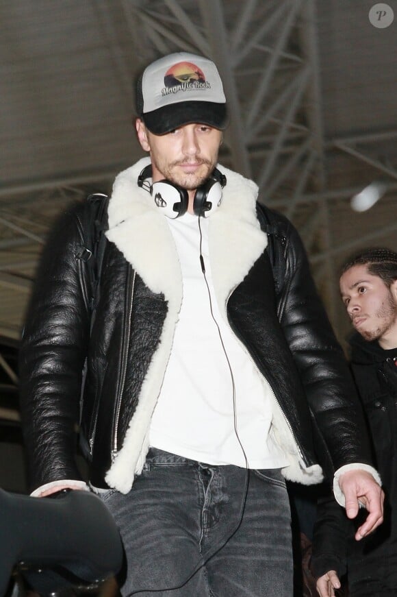 James Franco arrive à l'aéroport de New York (JFK), le 8 janvier 2018.