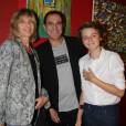 Exclusif - Thierry Beccaro avec sa femme Emmanuelle et son fils Lucas - Vernissage de l'exposition de Thierry Beccaro sur le thème de la "Promenade acrylique" à l'hôtel Renaissance à Paris le 21 septembre 2015.