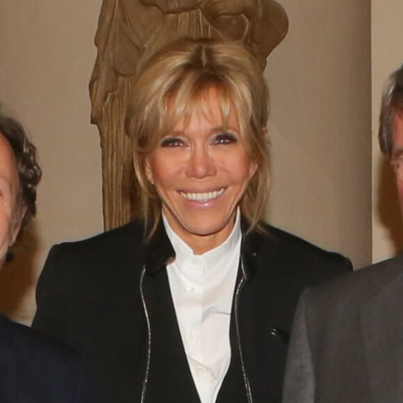 Semi-exclusif - Stéphane Bern, Brigitte Macron (Trogneux), Xavier Darcos (président de l'Institut français) - Remise du prix 2017 "Institut de France / Fondation Stéphane Bern pour l'histoire et le patrimoine" à l'Institut de France à Paris, France, le 11 janvier 2018. © CVS/Bestimage