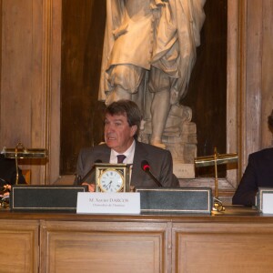 Semi-exclusif - Brigitte Macron (Trogneux), Xavier Darcos (président de l'Institut français), Stéphane Bern - Remise du prix 2017 "Institut de France / Fondation Stéphane Bern pour l'histoire et le patrimoine" à l'Institut de France à Paris, France, le 11 janvier 2018. © CVS/Bestimage