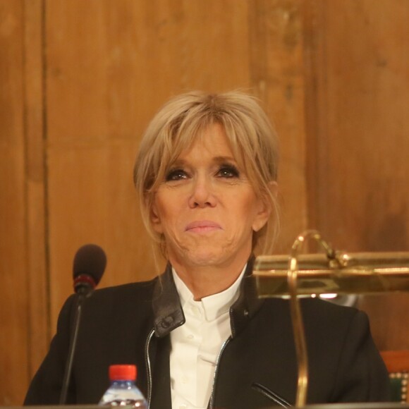 Semi-exclusif - Brigitte Macron (Trogneux) - Remise du prix 2017 "Institut de France / Fondation Stéphane Bern pour l'histoire et le patrimoine" à l'Institut de France à Paris, France, le 11 janvier 2018. © CVS/Bestimage