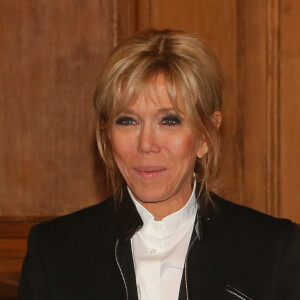 Semi-exclusif - Brigitte Macron (Trogneux) - Remise du prix 2017 "Institut de France / Fondation Stéphane Bern pour l'histoire et le patrimoine" à l'Institut de France à Paris, France, le 11 janvier 2018. © CVS/Bestimage